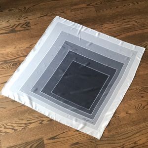 Leonardi Venezia 30” gray to black square scarf